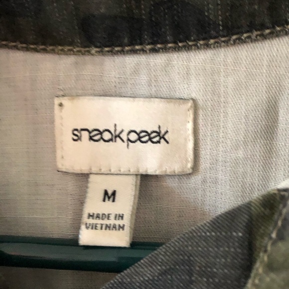 Sneakpeek camo button up - Picture 3 of 4